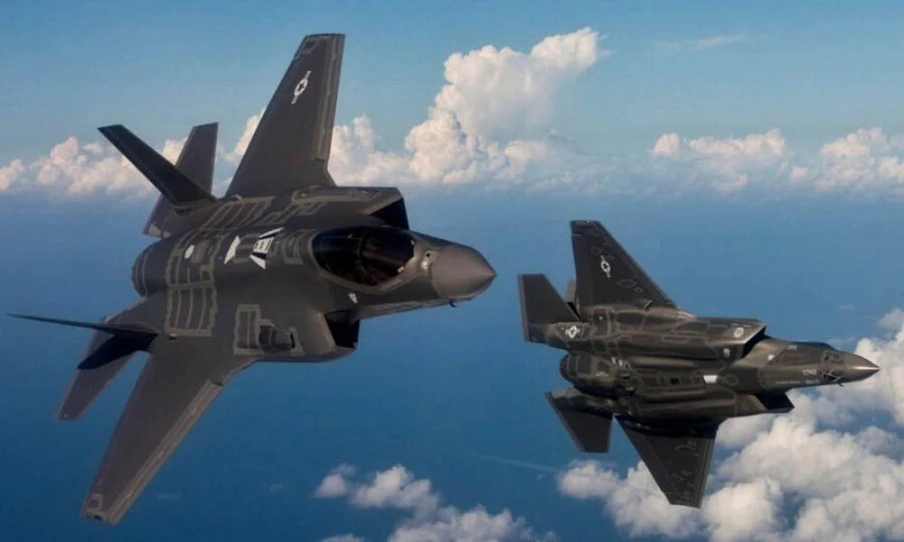 Οι ΗΠΑ "ασφαλίζουν" τα Βαλκάνια! F-35A οπλισμένα με πυραύλους AIM-120 μεταστάθμευσαν στα Σκόπια